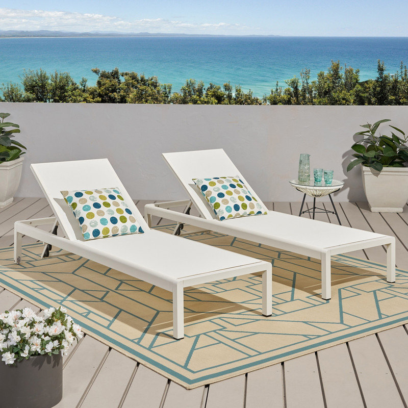 Set of 2 Cape Coral KD White Chaise Lounges, Outdoor White Patio Chaise Lounge Chairs for Poolside Backyard