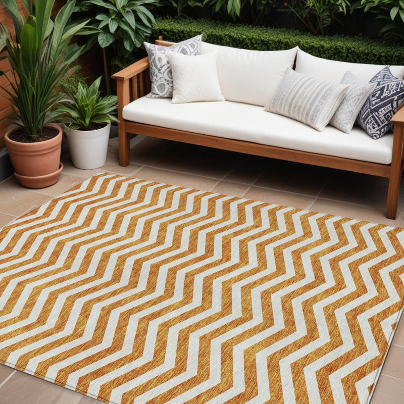 Tapis intérieur lavable 10 pi x 14 pi à chevrons orange et beige