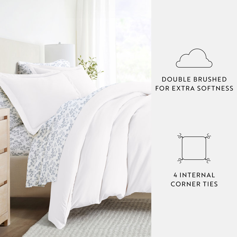 Full White Toile 8-Piece Bedding Bundle with Duvet Cover
