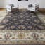 Tapis brun et ivoire de haute qualité noué à la main