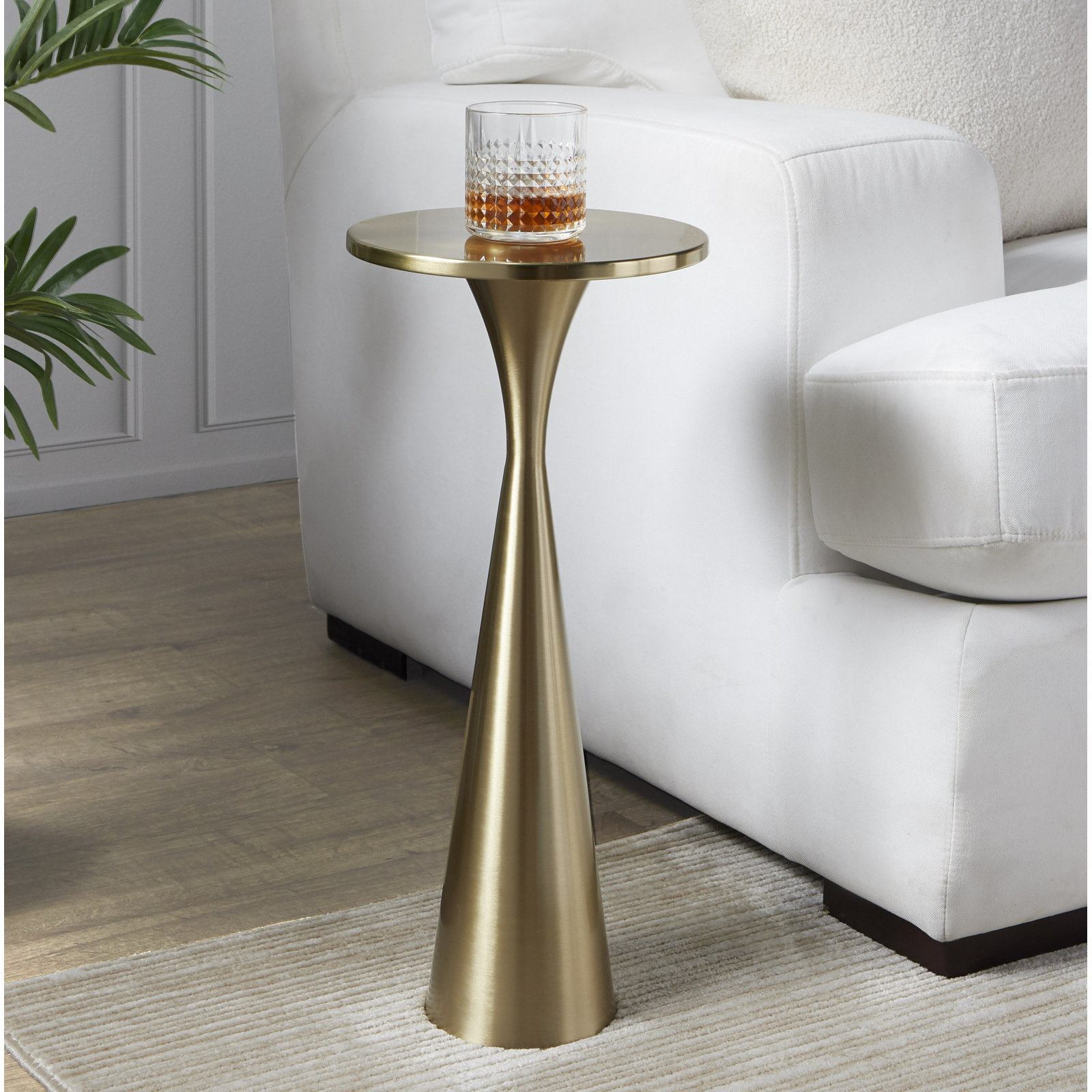 Raffaella 10" End Table, Gold