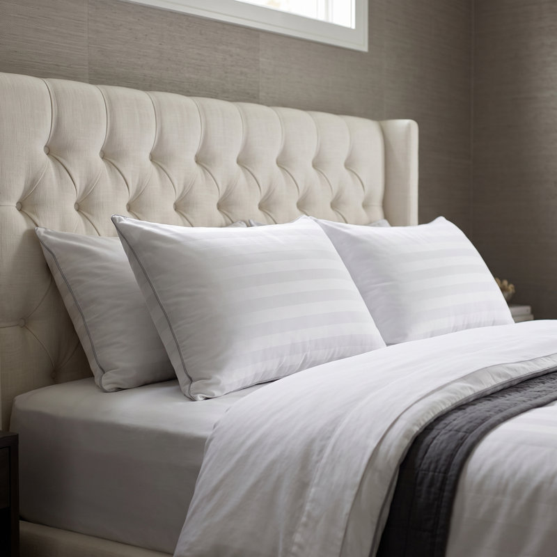 Down Alternative Queen bed Pillows 2 Pack Soft Satin stripe Fiber Queen  Pillows, King