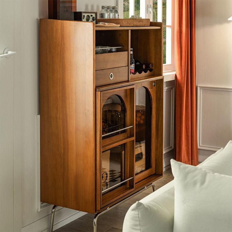 Vitrine en acier inoxydable de style antique