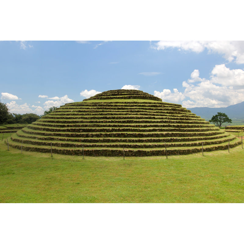 Guachimontones par Arturo Pena Romano Medina, H 12 po x l 18 po
