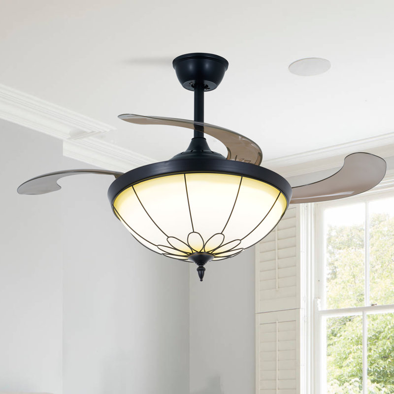 Ventilateur de plafond à pales rétractables traditionnelles 42 po à 4 pales DEL avec télécommande et ensemble d'éclairage inclus