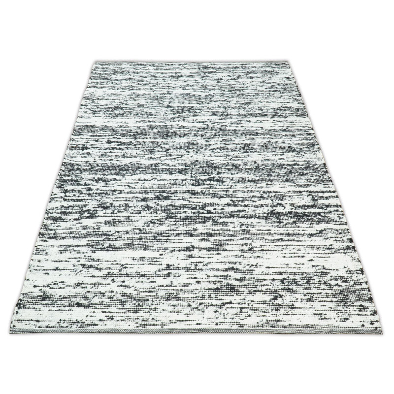Tapis noir et blanc tissé à la main