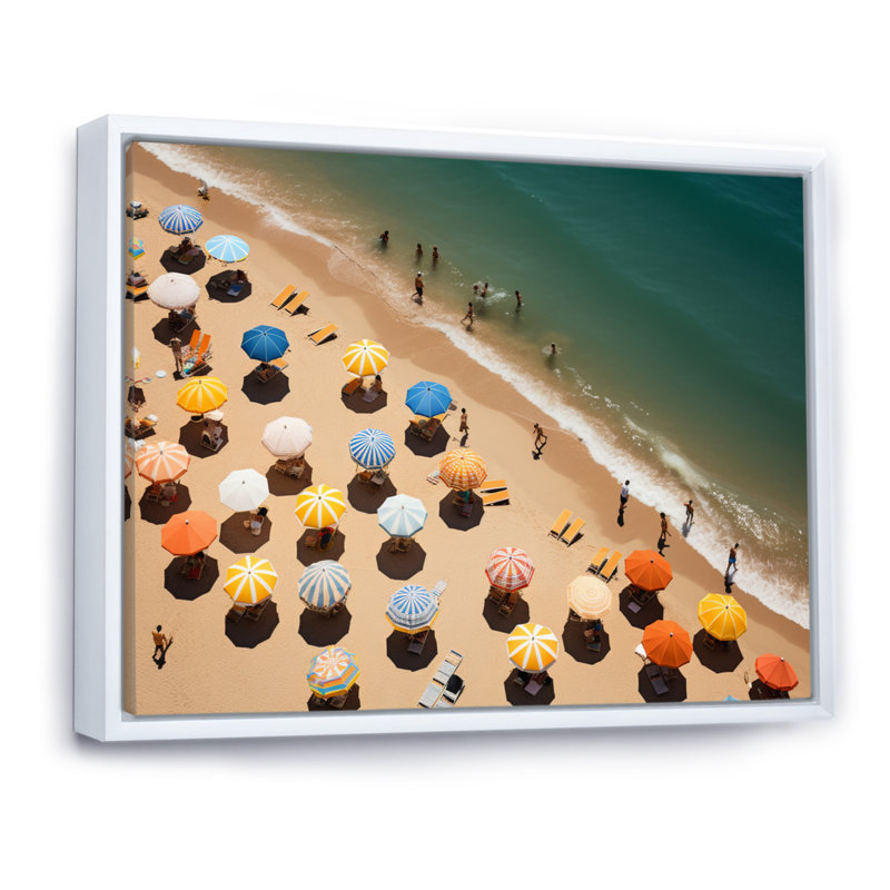 Vue aérienne du parasol de plage II - impression, H 16 po x l 32 po x P 1 po, Cadre flottant blanc