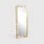 Miroirs pleine grandeur en bois manufacturé de forme libre-129746512