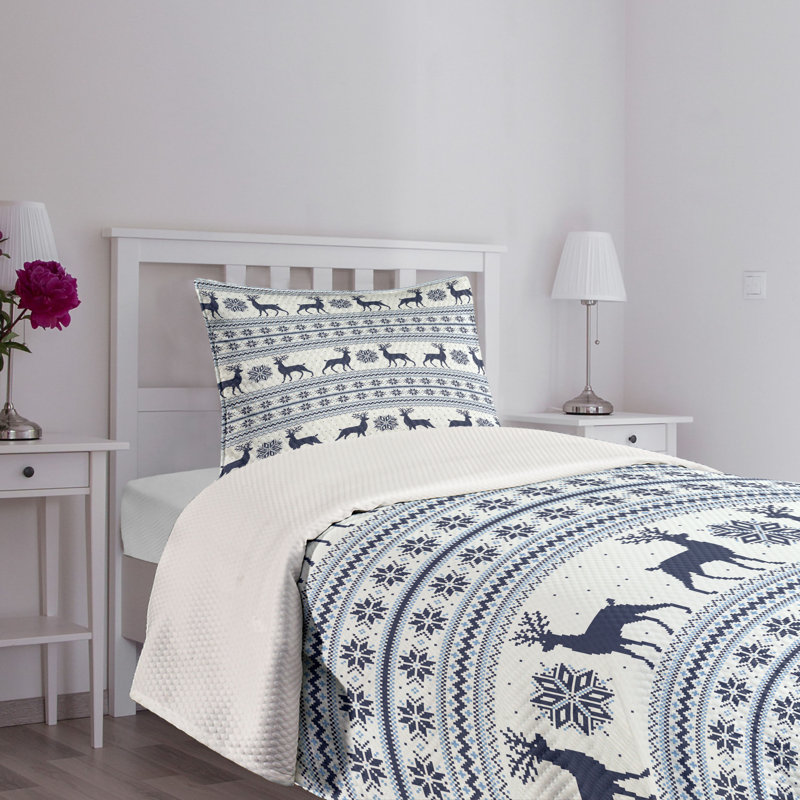 Ambesonne Ambesonne Nordic Bedspread Set Pixel Art Style Reindeer Pale Blue Dark Blue