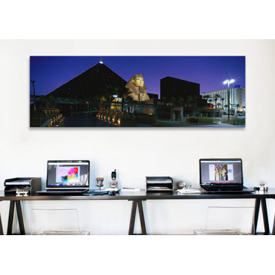 Luxor Hotel Las Vegas Nevada USA par Panoramic Images - Print