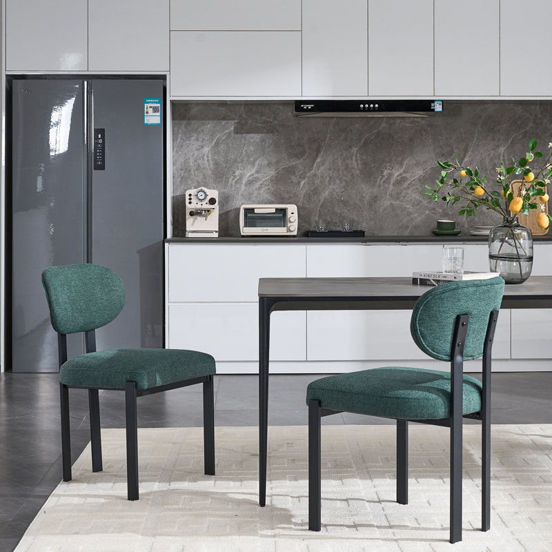 Ensemble de chaises de salle à manger de style moderne Mid-Century Boucle, élégant et confortable avec des pieds en métal noir pour une salle à manger sophistiquée