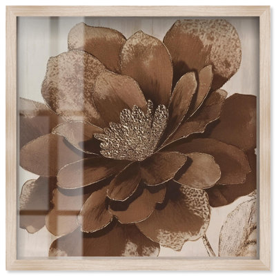 «Bronze Flower I Shadowbox Print», art mural par Art Remedy, cadre blond, 25 x 25