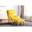 Fauteuil rembourré en tissu jaune confortable