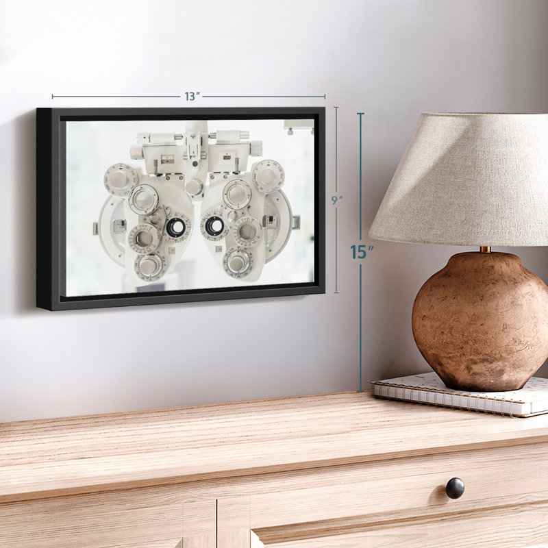 Impression sur toile White Phoropter, H 9 po x l 13 po