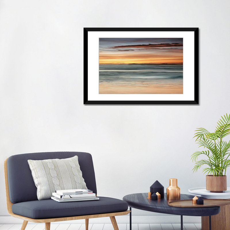 «Sea and Sky», reproduction sur toile, H 24 po x l 32 po x P 1 po, Papier avec cadre noir, Blanc