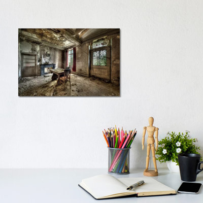 Chateau De Vivre I by Ivo Sneeuw - Wrapped Canvas Print