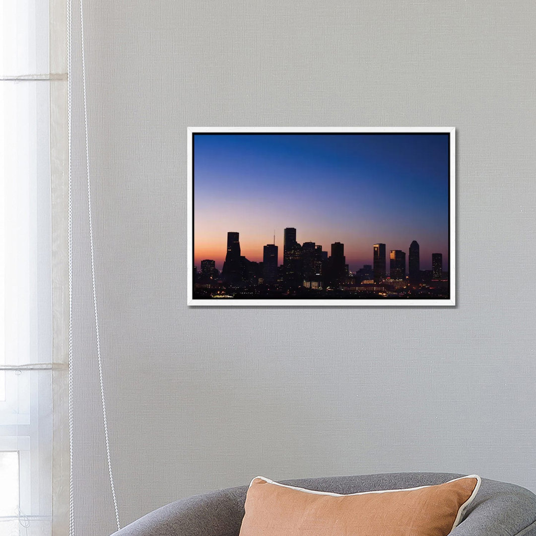 Texas, Houston Skyline in der Morgendämmerung von Rob Tilley - Galerie-umwickelte Leinwand Giclée auf Leinwand