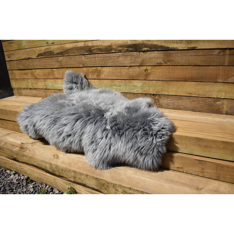 Reagan Handmade Sheepskin Wool Silver/Grey Rug