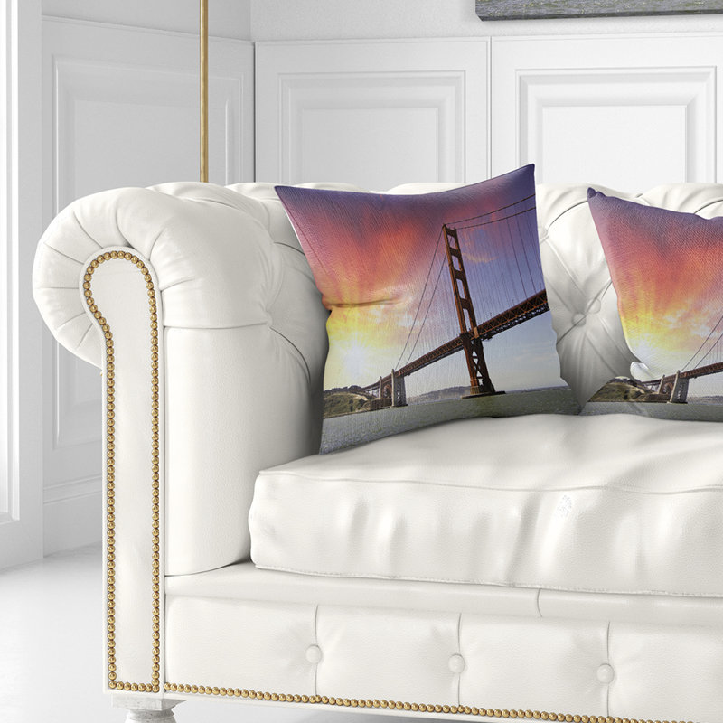 Coussin Gold Gate Bridge and Sky, 18 po x 18 po, Type de produit
