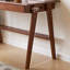 Petit bureau d'écriture rétro en bois d'hévéa-639091590