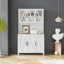 Grande armoire de rangement pour garde-manger avec portes en verre, tiroirs et tablettes ouvertes, armoire de cuisine sur pied