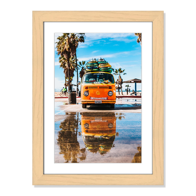 «Coastal Cruiser» par Tyler Nix, H 24,5 po x l 18,5 po x P 1,25 po, Cadre cubique naturel, Blanc mat
