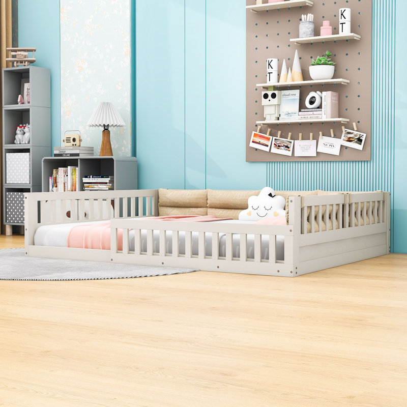 Lit plateforme double pleine grandeur avec garde-corps intégré et coussins de confort, Beige