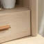 Huche de bureau robuste avec tablettes réglables et rangement dissimulé, parfaite pour organiser et améliorer l'efficacité de l'espace de travail.