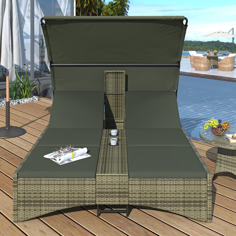 Chaise longue d'extérieur en rotin d'extérieur