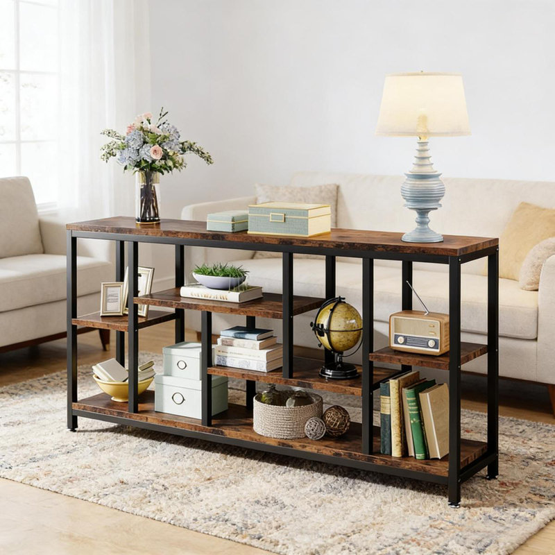 Table d'appoint attrayante, canapé rustique, console