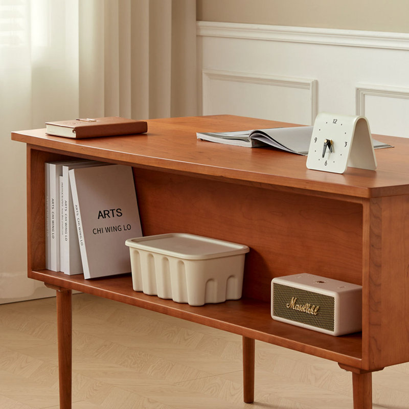 Bureau pratique de style italien