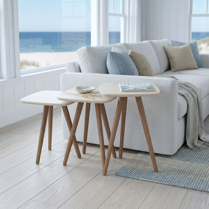 Ensemble de 3 tables gigognes carrées blanches lustrées avec pieds en bois de charme