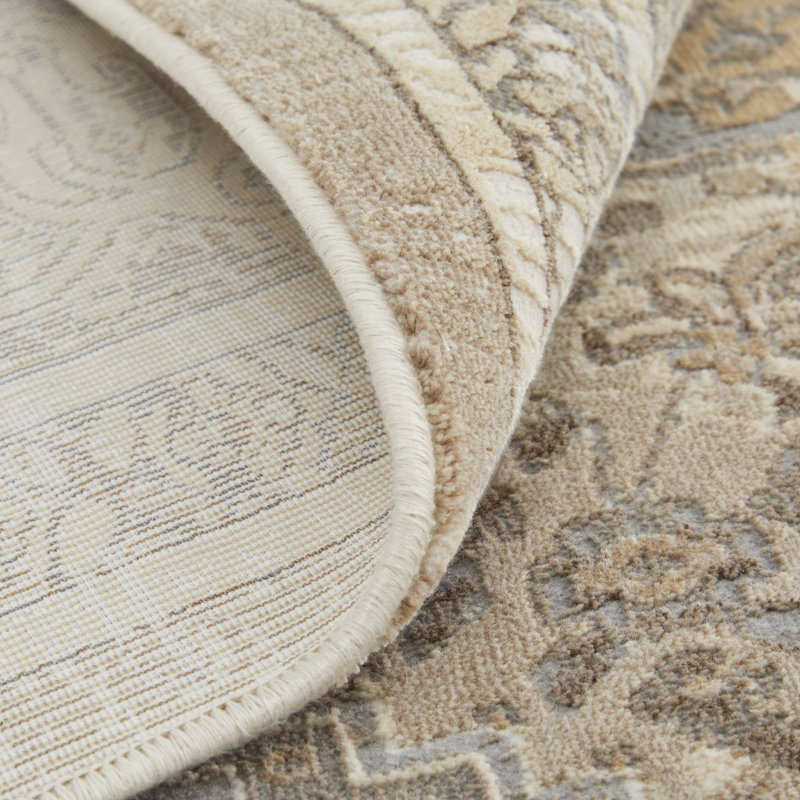 Neoma Southwestern Indoor Rug, Round 7'9"