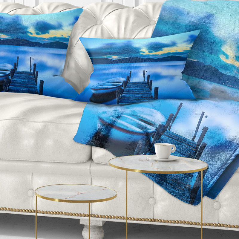 Coussin nuageux bleu ciel avec jetée - Sea & Shore