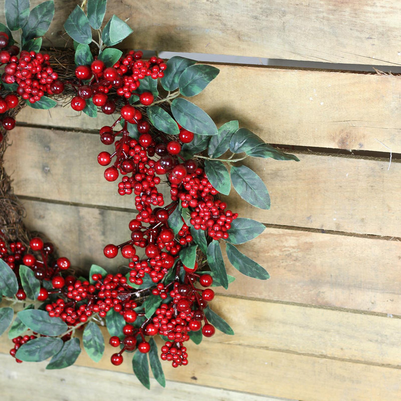 18-Inch Red Berry and Green Leaf Artificial Christmas Wreath