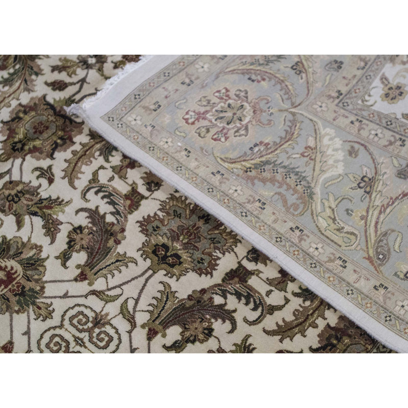 Tapis beige et vert clair noué à la main de haute qualité