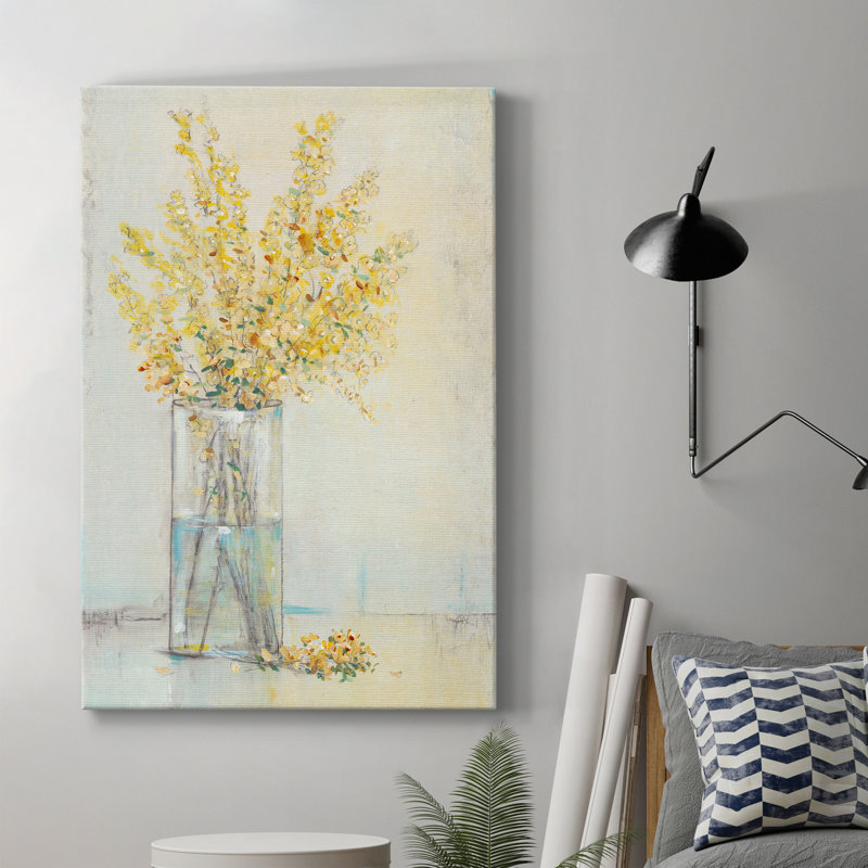 Vaporisateur jaune dans un vase II - peinture sur toile tendue, H 36 po x l 24 po x P 1 po