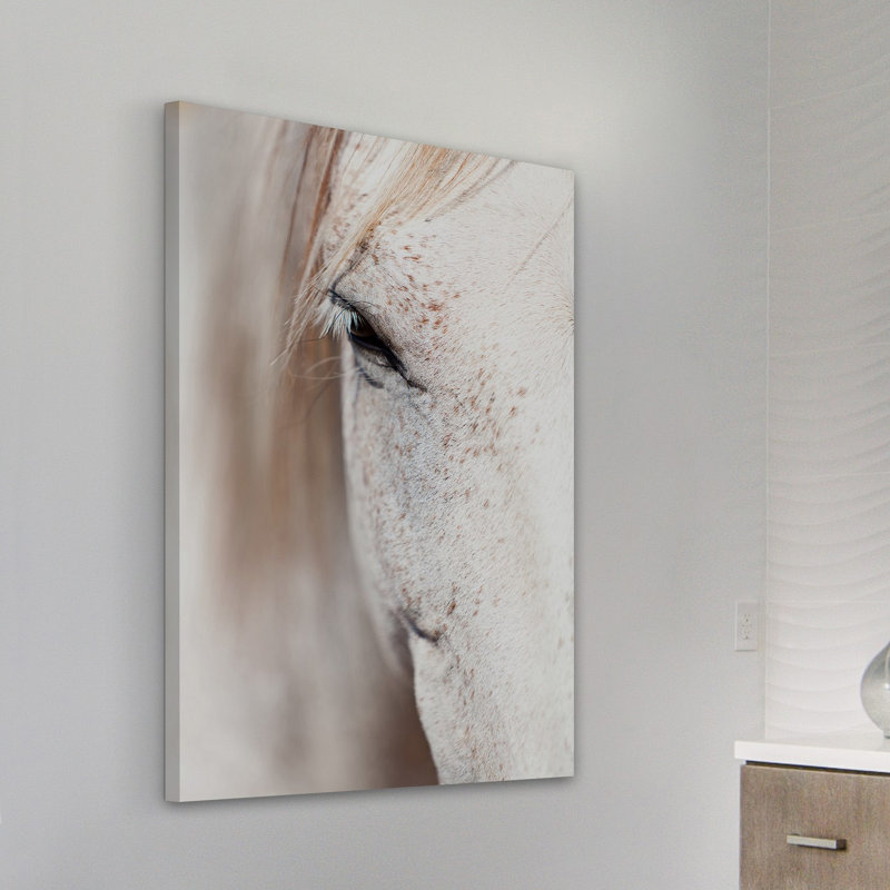 «Gentle Eye», reproduction sur toile tendue, H 36 po x l 24 po x 1,5 po