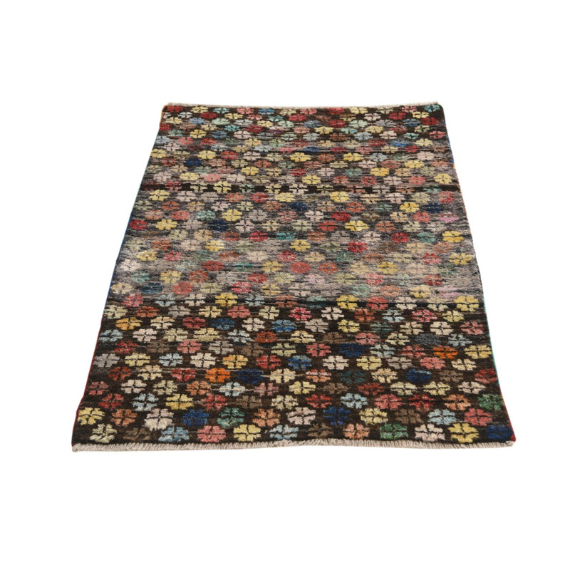 Tapis noir 2 pi 10 po x 4 pi 6 po
