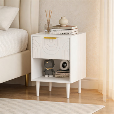 Table de chevet blanche moderne 22,83 "avec 1 tiroir et 1 tablette ouverte, table de chevet avec poignée dorée - Table de bout avec rangement ouvert