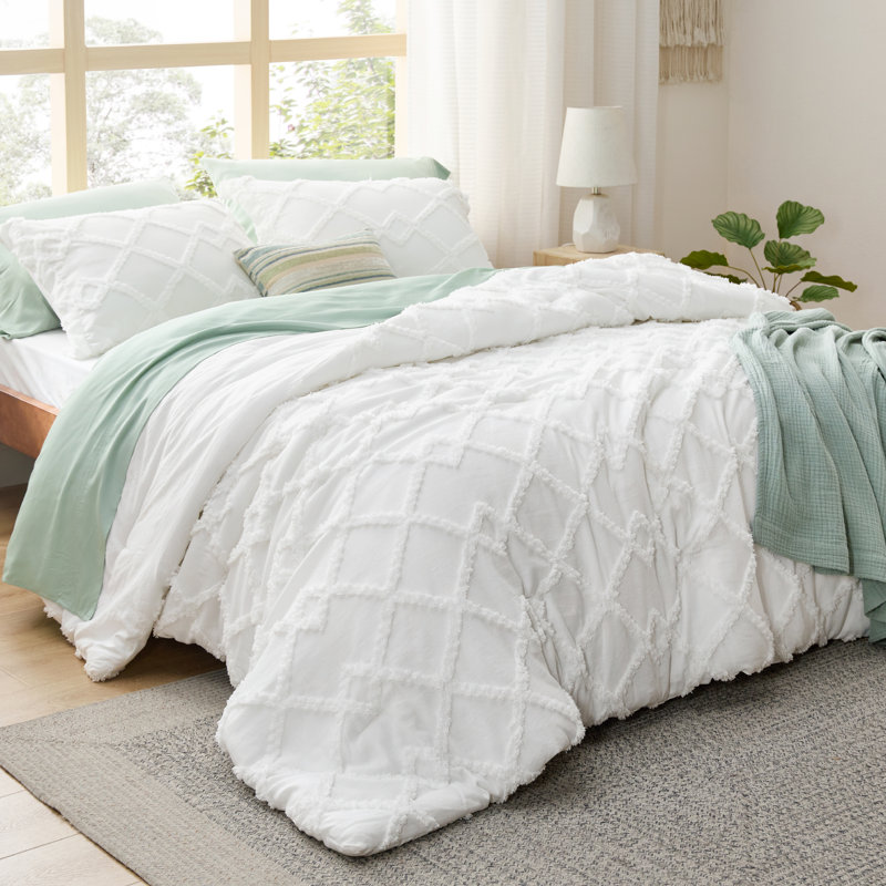 Bedsure Jacquard Comforter Set, White, Queen Comforter + 2 Standard Shams