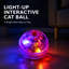 Boule pour chat clignotante à DEL - Boule lumineuse interactive de 1,4 po activée par le mouvement avec lumière tricolore, arrêt automatique, à piles, pour chats d'intérieur et chatons (transparent)