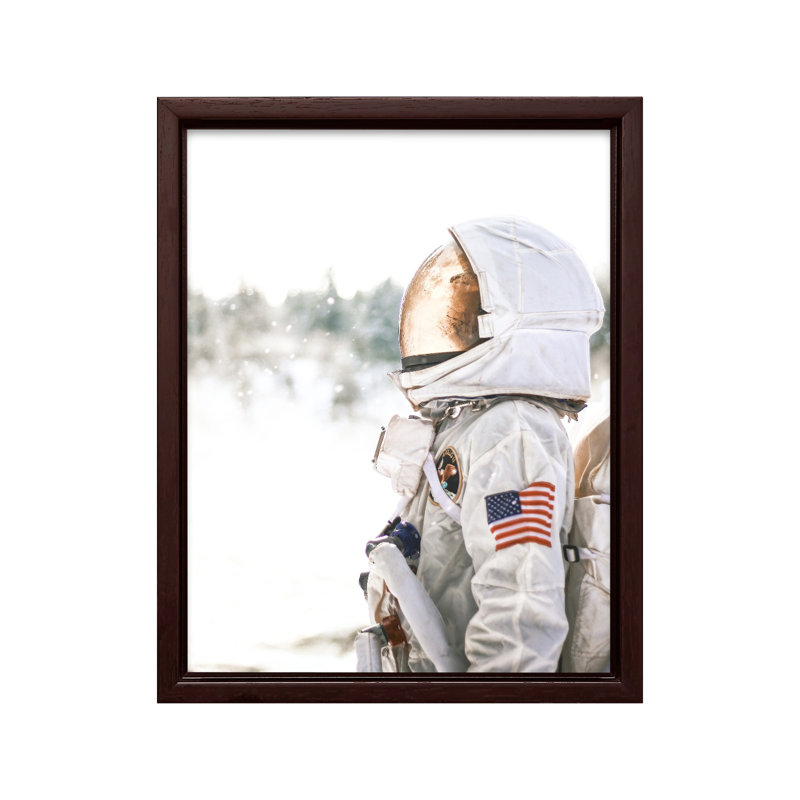 Astronaute, Canevas, Encadrement brun, H 11 po x l 14 po