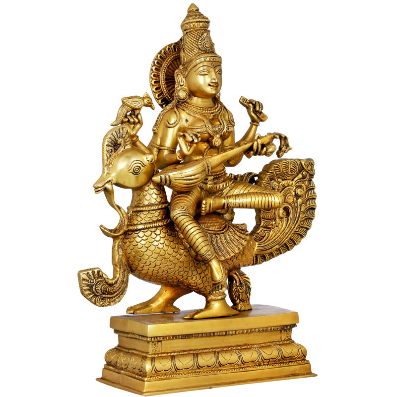 Figurine Sarasvati «The Enchanting Devi Sarasvati» assis sur son paon
