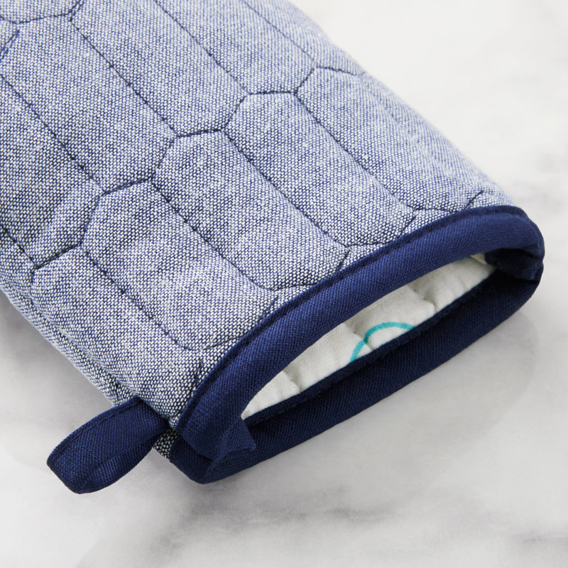 MARTHA STEWART Honeycomb Quilted Chambray Mini Oven Mitt 2-Pack Set Red 5.5"X8", Navy Blue
