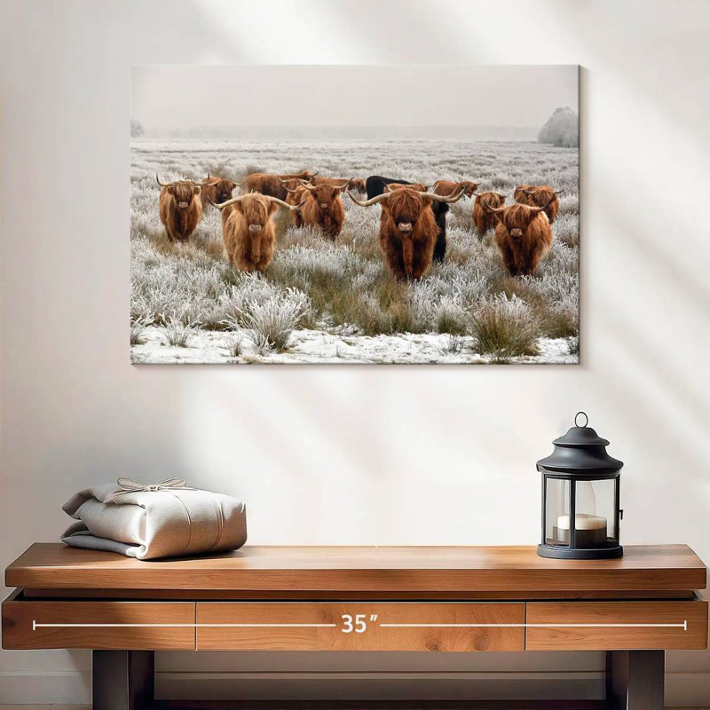 Winter Highland Cows, H 16 po x l 24 po