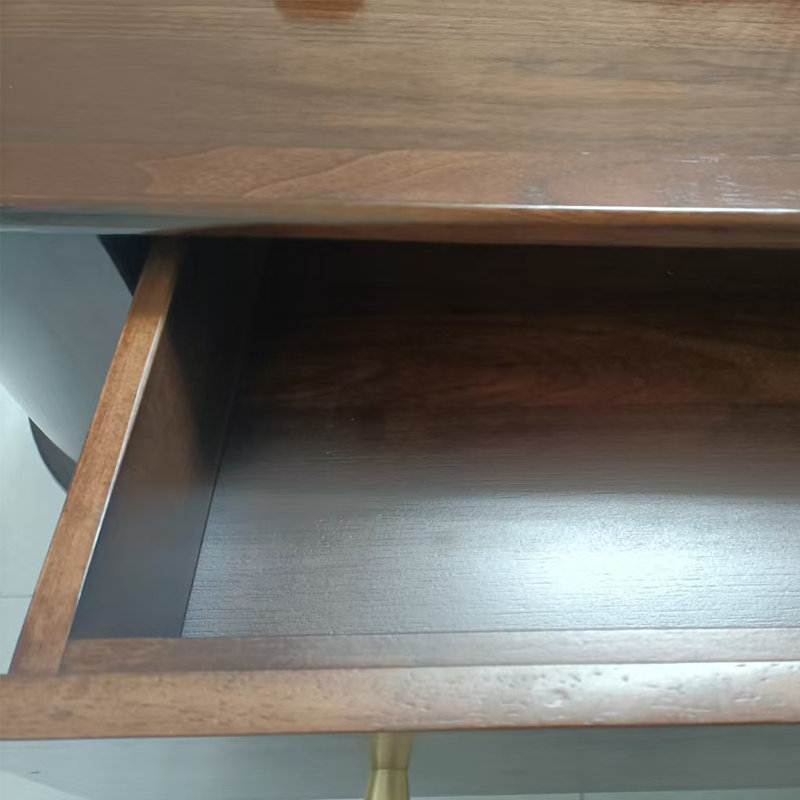 Table basse vintage avec rangement poétique