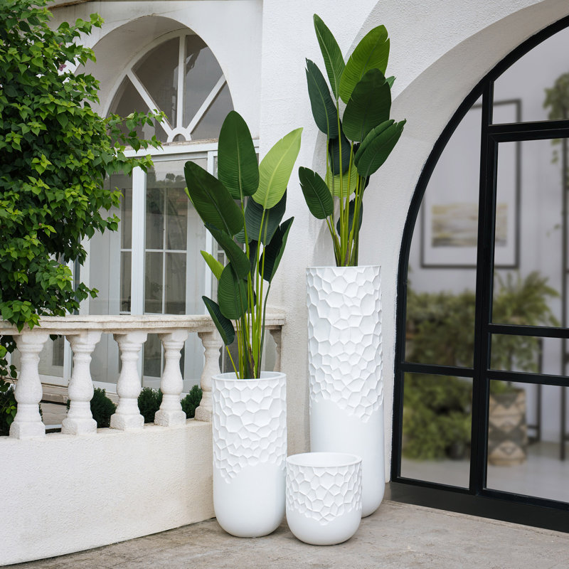 Goraud Planter In Matte 18 Inch Height, White
