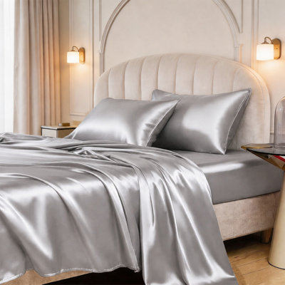 Ensemble de draps en satin 4 pièces pour très grand lit, poche profonde de 15 pouces, draps luxueux et soyeux, infroissables, sommeil confortable, gris foncé