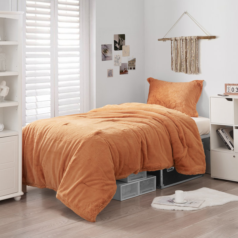 White Queen Faux Fur Oversized Comforter Set